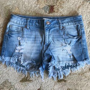 Distressed frayed hem denim shorts